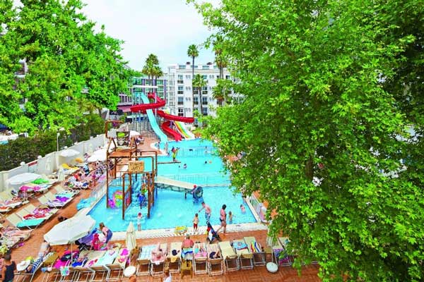 All-inclusive-hotel in Marmaris direct aan strand, met grote zwembaden