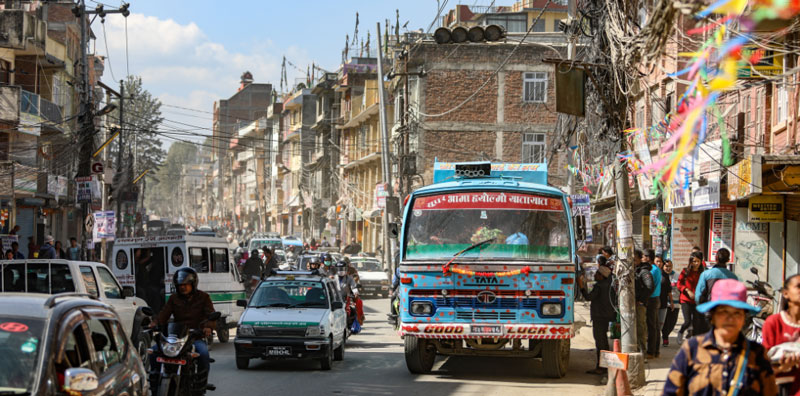 Jongeren-groepsreis-Nepal-verkeer