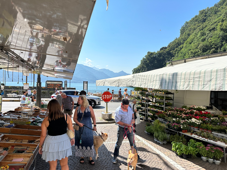 Markt Dongo aan het Comomeer - Vakantie Luganomeer